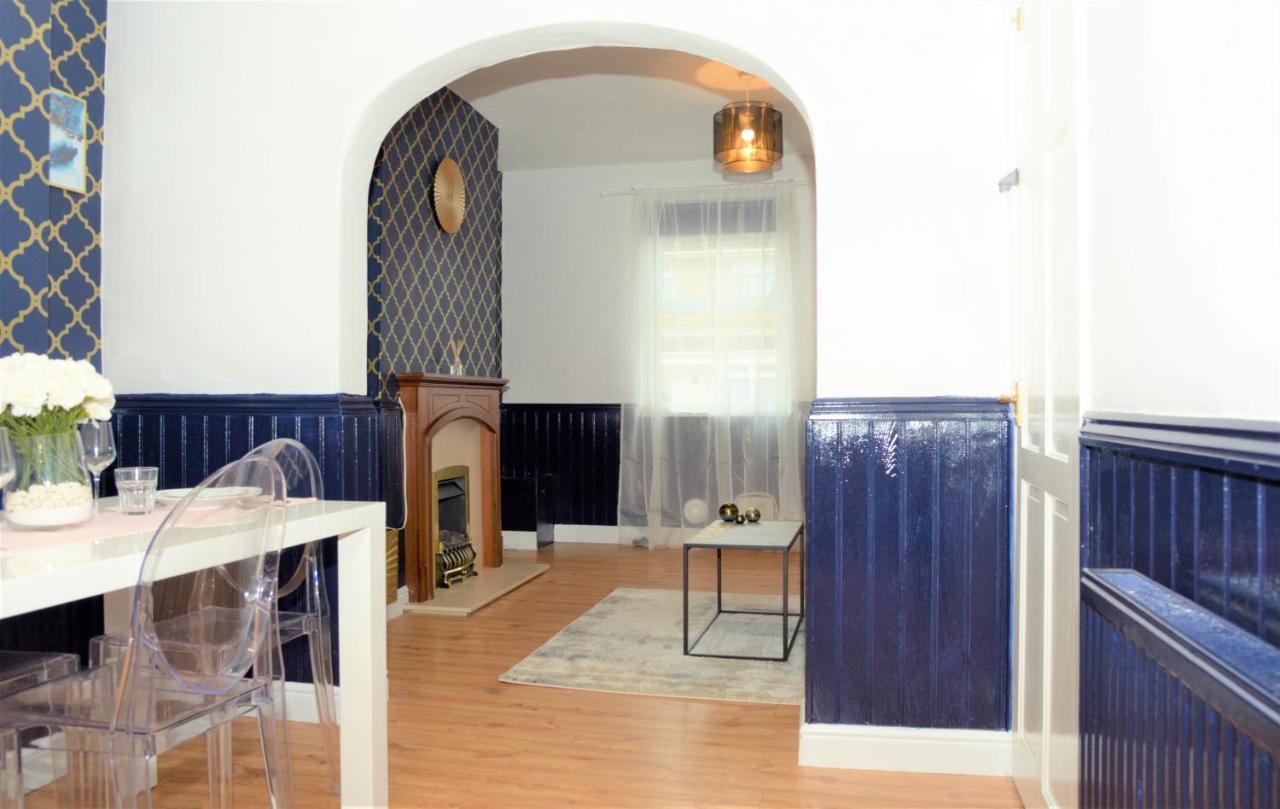 レクサム Florence Houseヴィラ エクステリア 写真