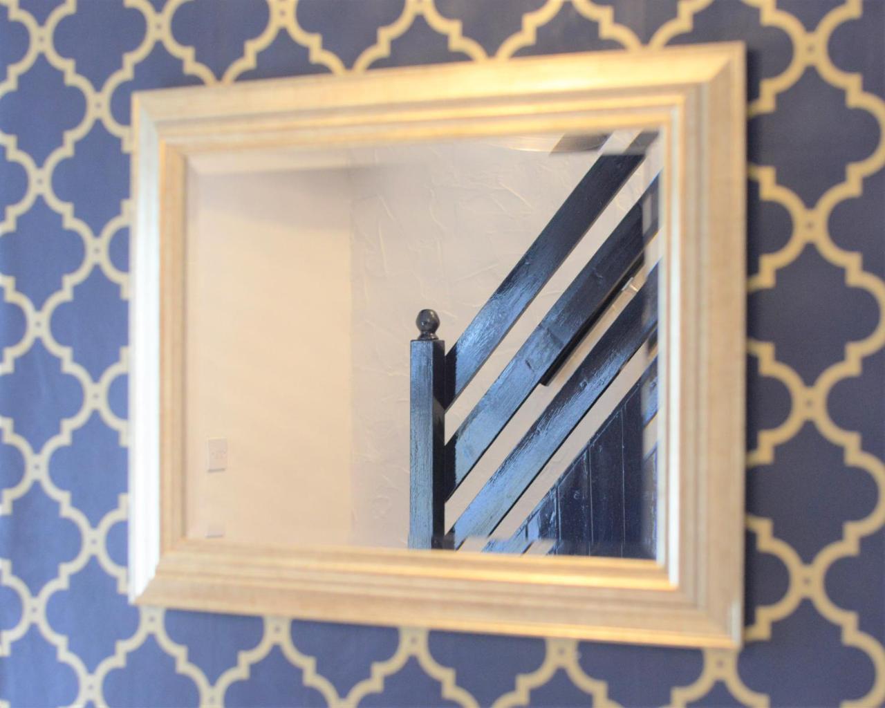 レクサム Florence Houseヴィラ エクステリア 写真