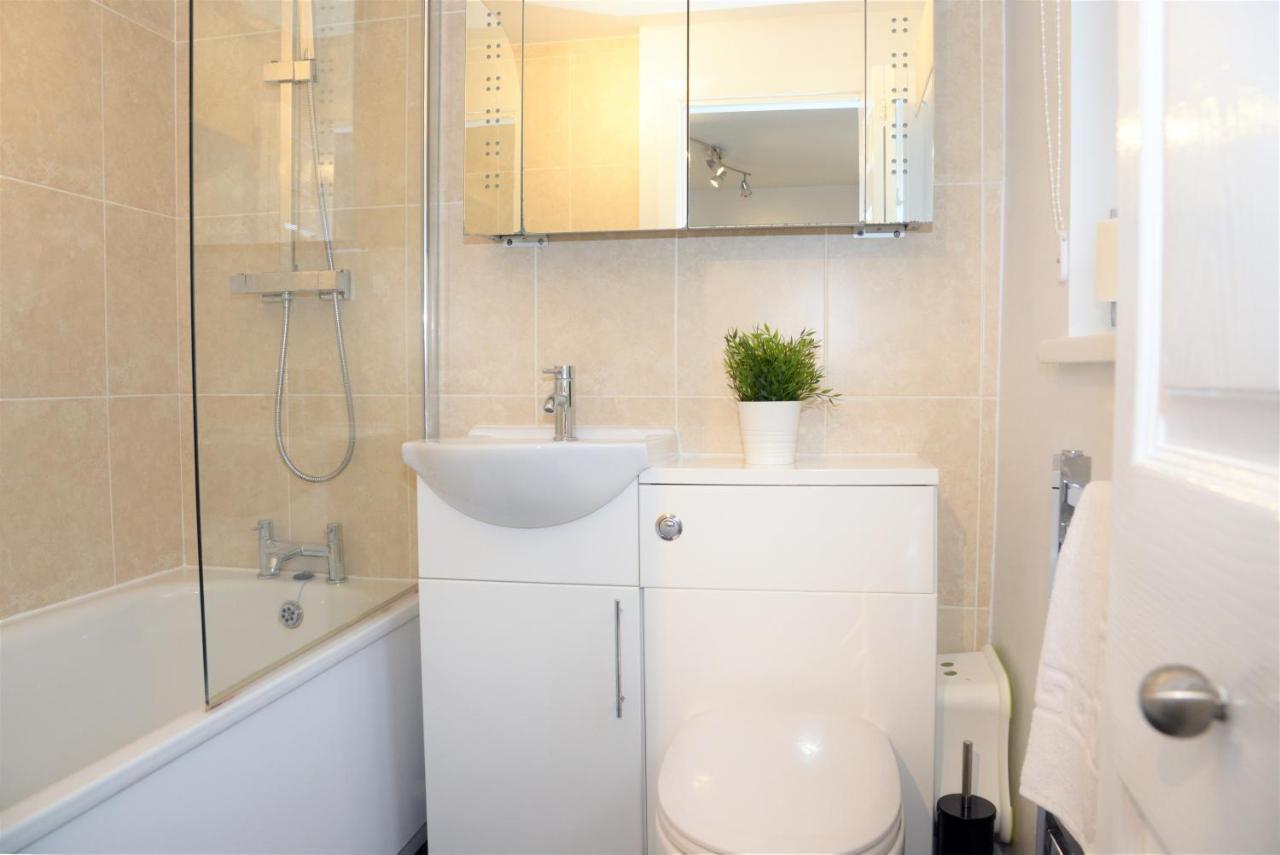レクサム Florence Houseヴィラ エクステリア 写真