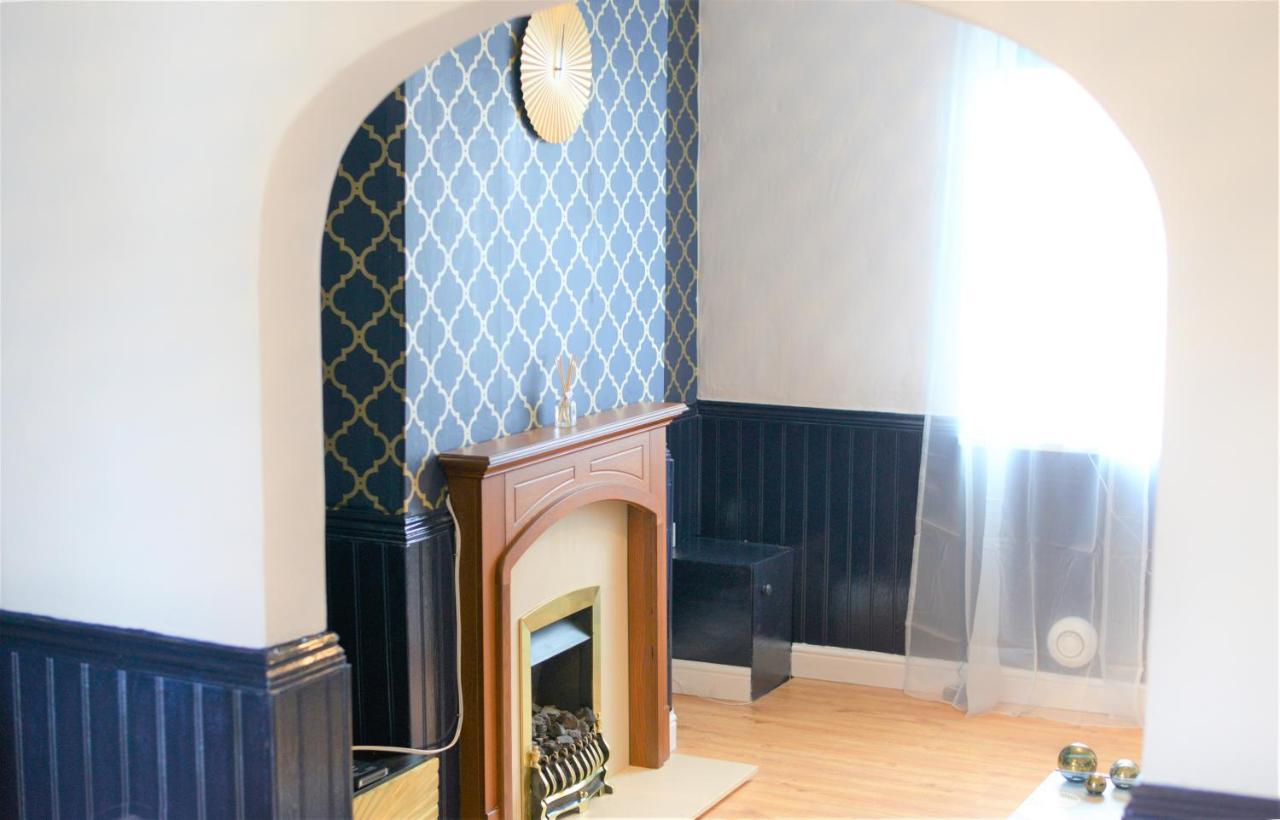 レクサム Florence Houseヴィラ エクステリア 写真